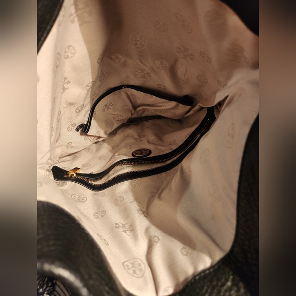 Tory Burch Black Leather Crossbody Bag - Picture 3 of 8